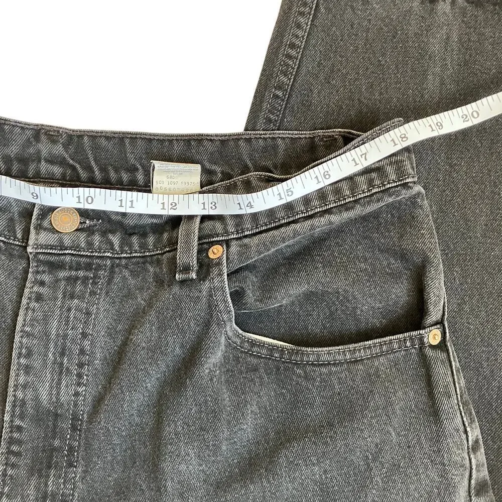 Vintage Levi’s 560 Jeans Mens 38x32 Loose Fit Tapered Leg Made USA Y2K 90s